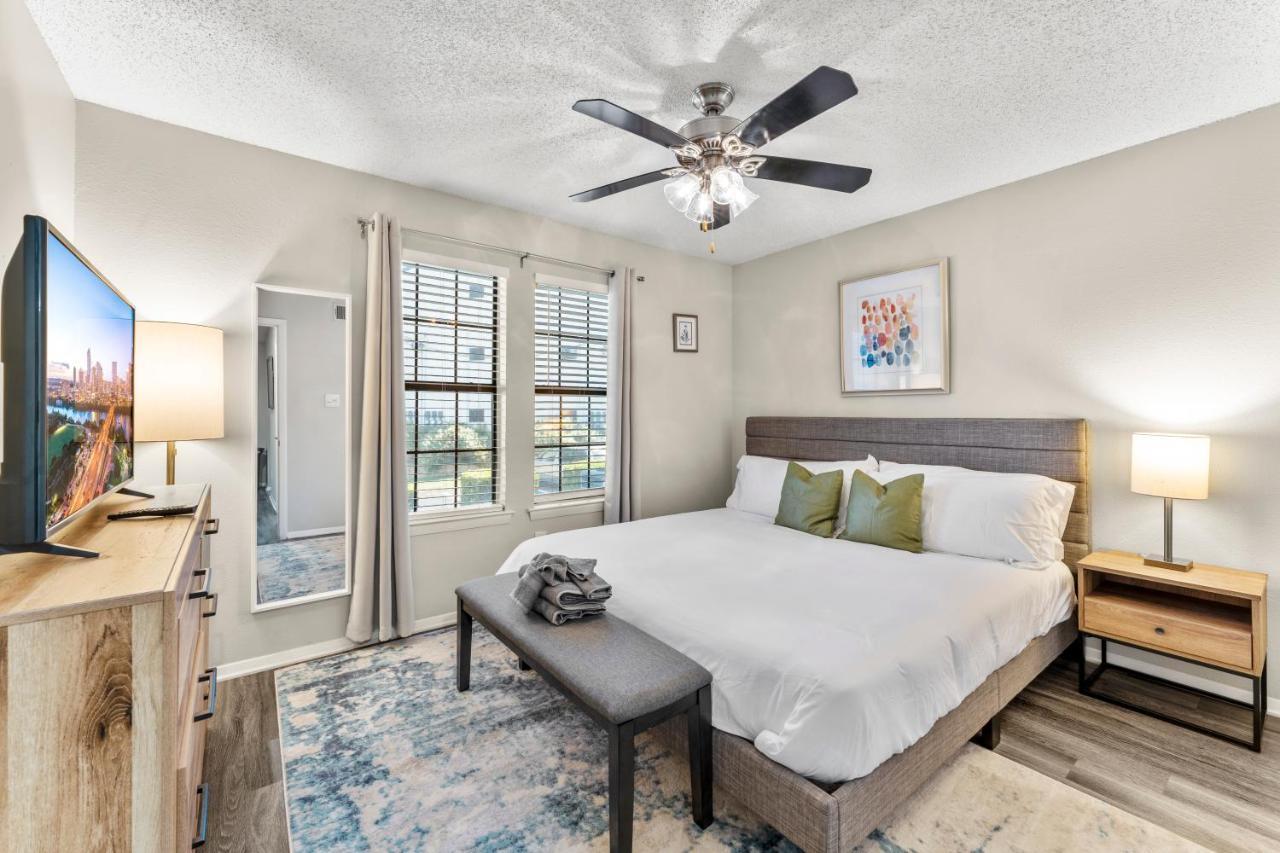 Vivant - Sola Chic King Bed Suites, Close To Downtown Apartment Austin