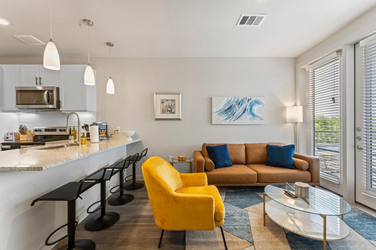 Luxury Central Apts - Free Parking, Gym, Fast Wifi Apartment Austin