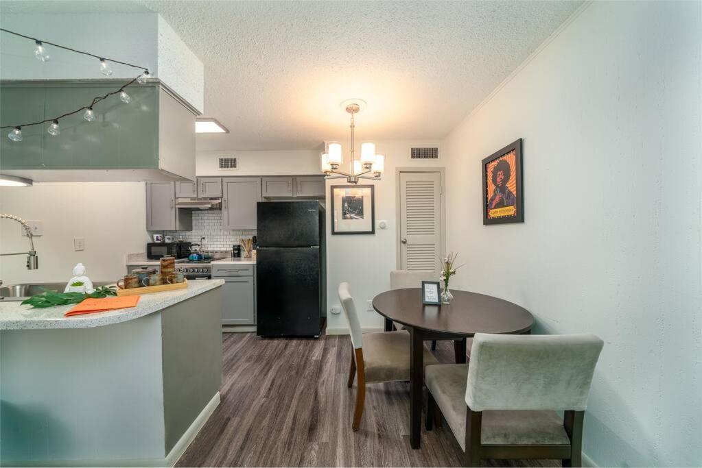 Austinite - Near Ut, Hyde Park & Moody Center Apartment Austin