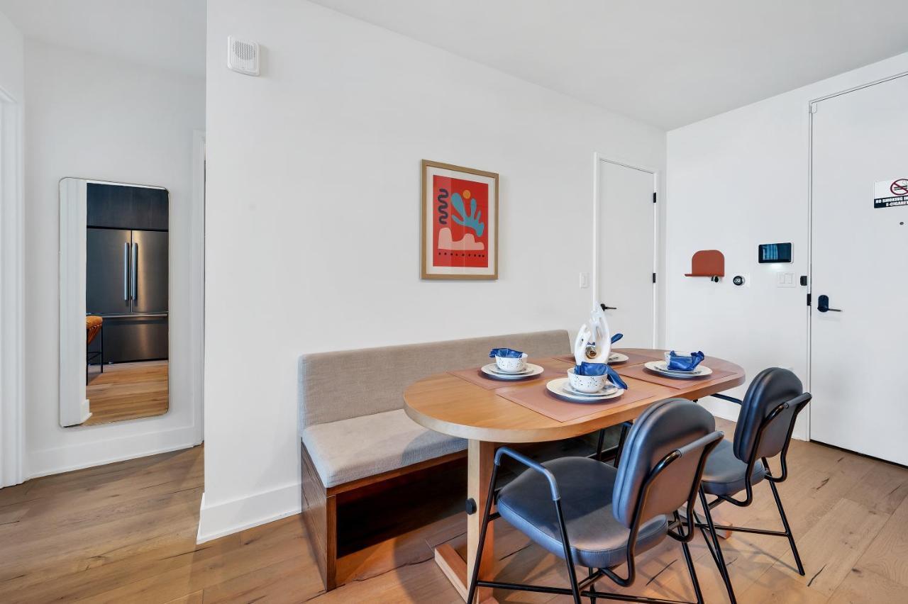 Upscale Rainey St Homes - Peloton, Gym, Rooftop Pool, Wifi Included * Austin