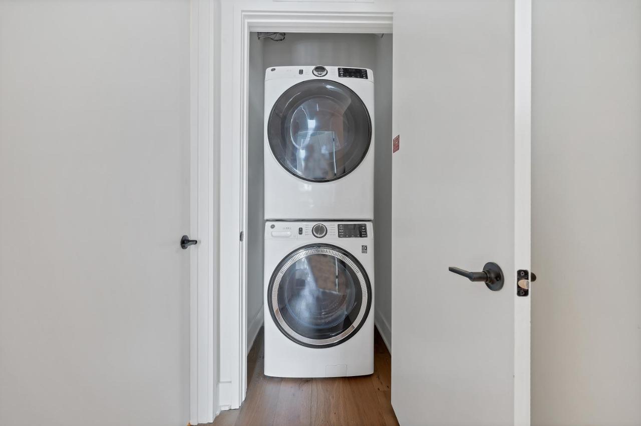 Upscale Rainey St Homes - Peloton, Gym, Rooftop Pool, Wifi Included Aparthotel Austin