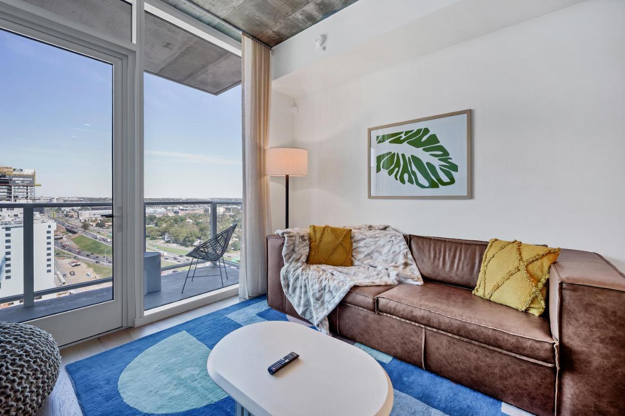 Upscale Rainey St Homes - Peloton, Gym, Rooftop Pool, Wifi Included Aparthotel Austin