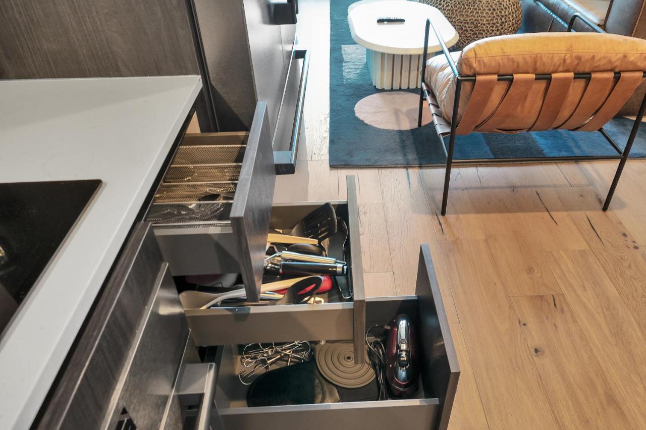 Upscale Rainey St Homes - Peloton, Gym, Rooftop Pool, Wifi Included Aparthotel Austin