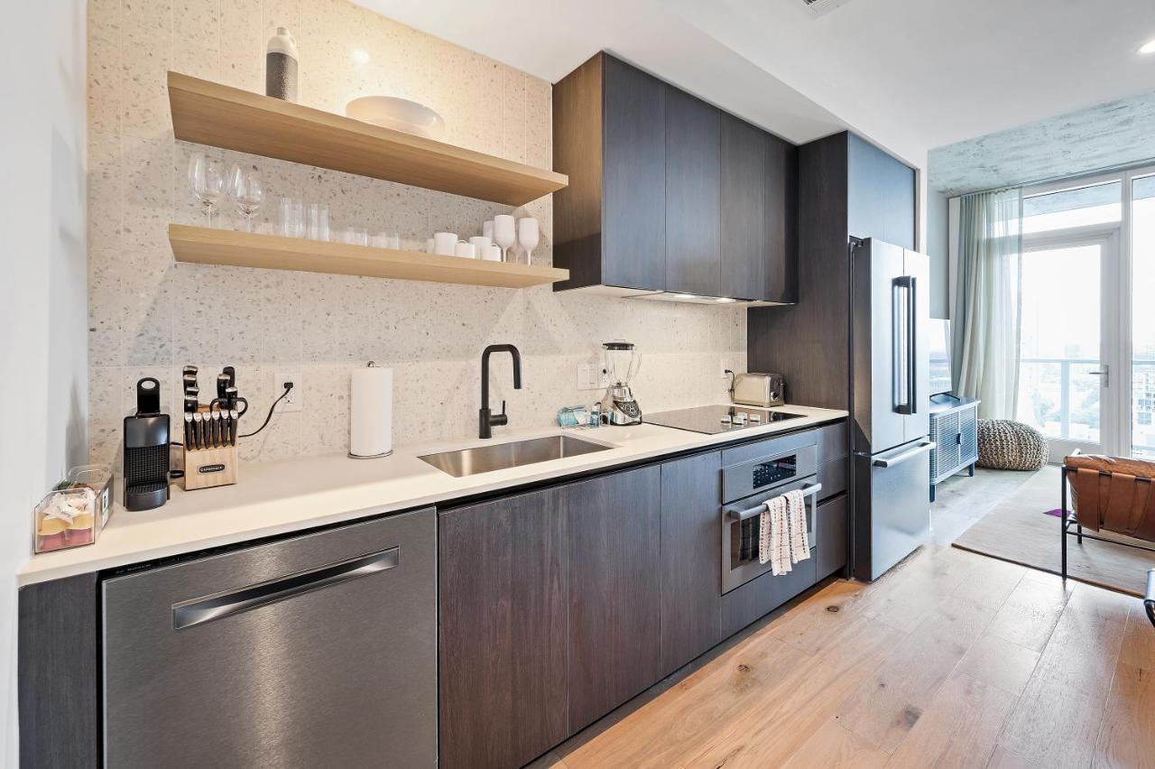 Aparthotel Upscale Rainey St Homes - Peloton, Gym, Rooftop Pool, Wifi Included Austin