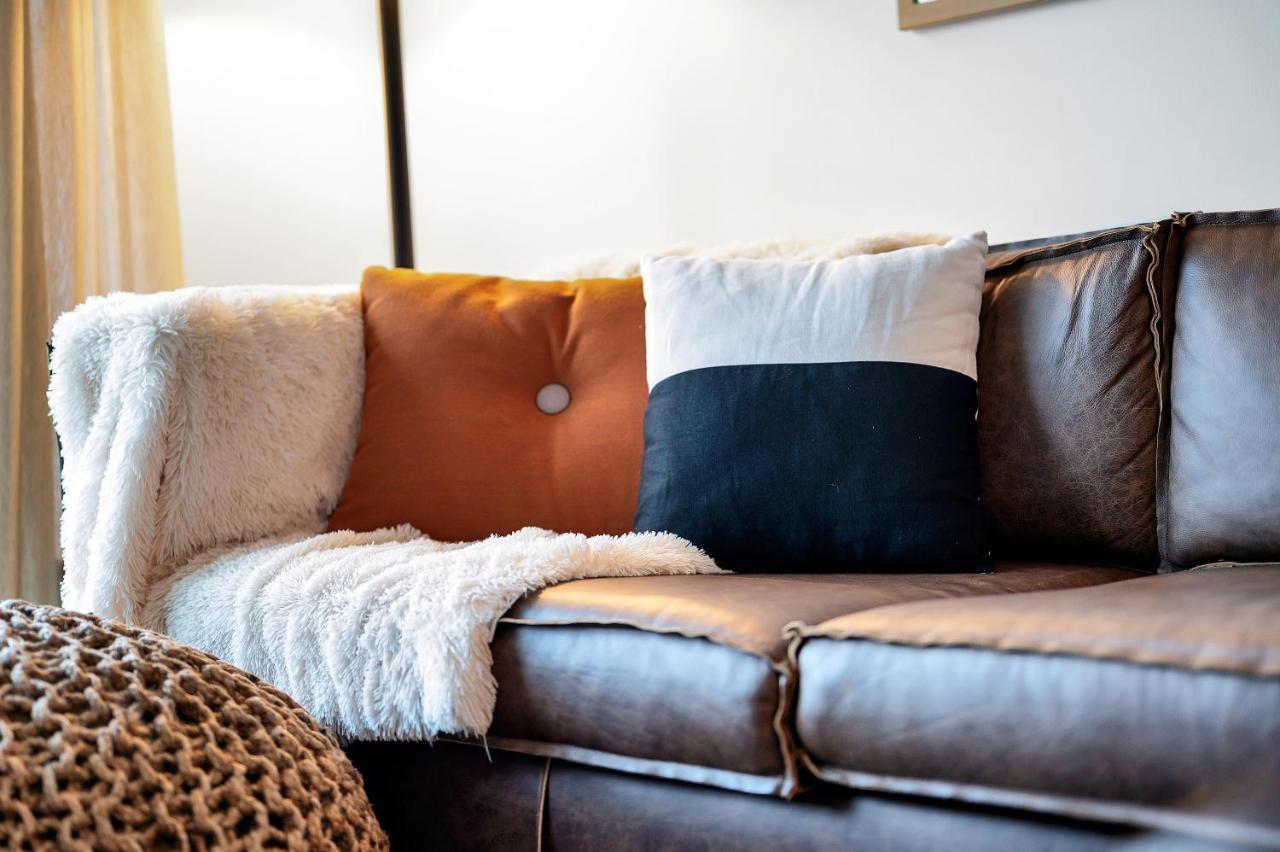 Aparthotel Upscale Rainey St Homes - Peloton, Gym, Rooftop Pool, Wifi Included