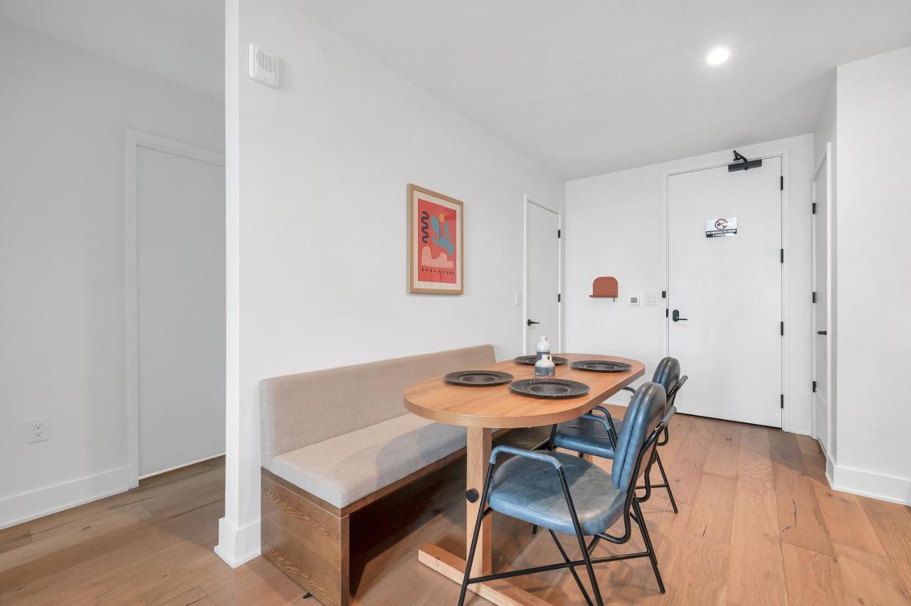 Upscale Rainey St Homes - Peloton, Gym, Rooftop Pool, Wifi Included *