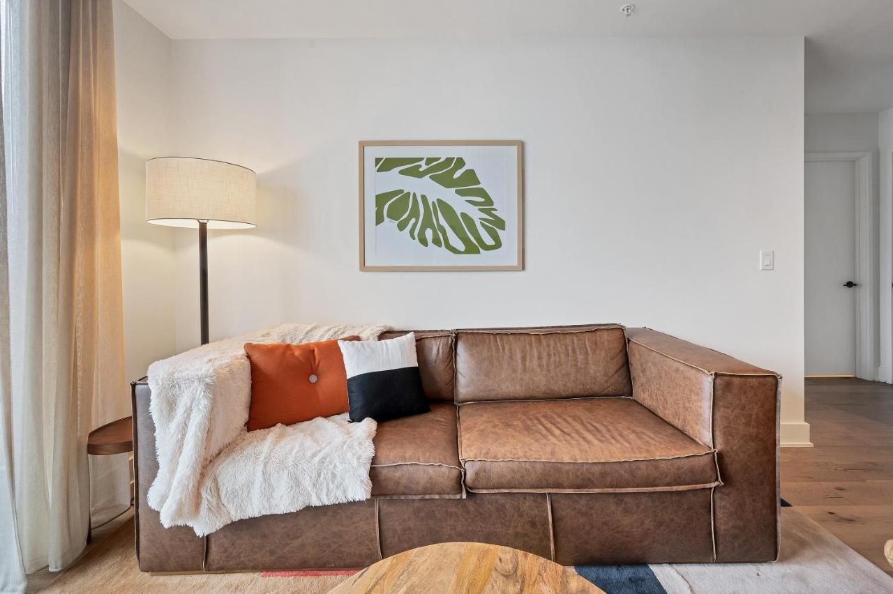 Upscale Rainey St Homes - Peloton, Gym, Rooftop Pool, Wifi Included Austin
