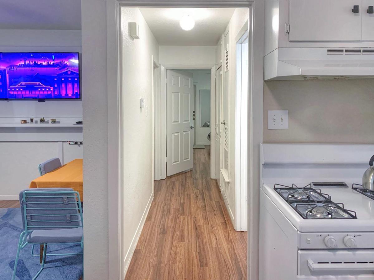 Pet-friendly Duplex, Big Shared Yard In Charming Historic Travis Heights! *