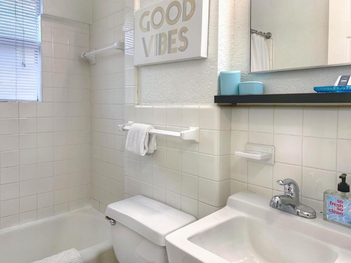 Pet-friendly Duplex, Big Shared Yard In Charming Historic Travis Heights! * Austin