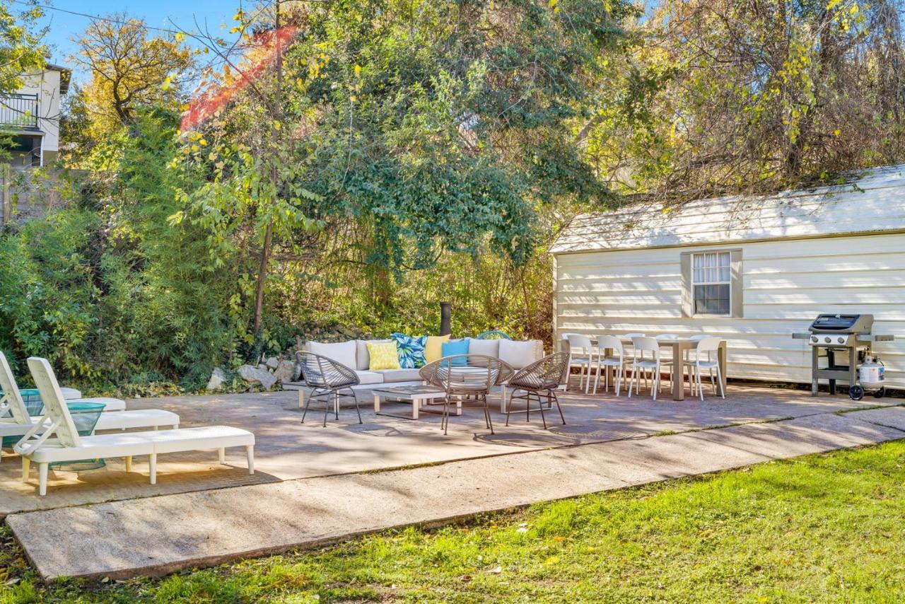 Holiday home Pet-friendly Duplex, Big Shared Yard In Charming Historic Travis Heights! Austin
