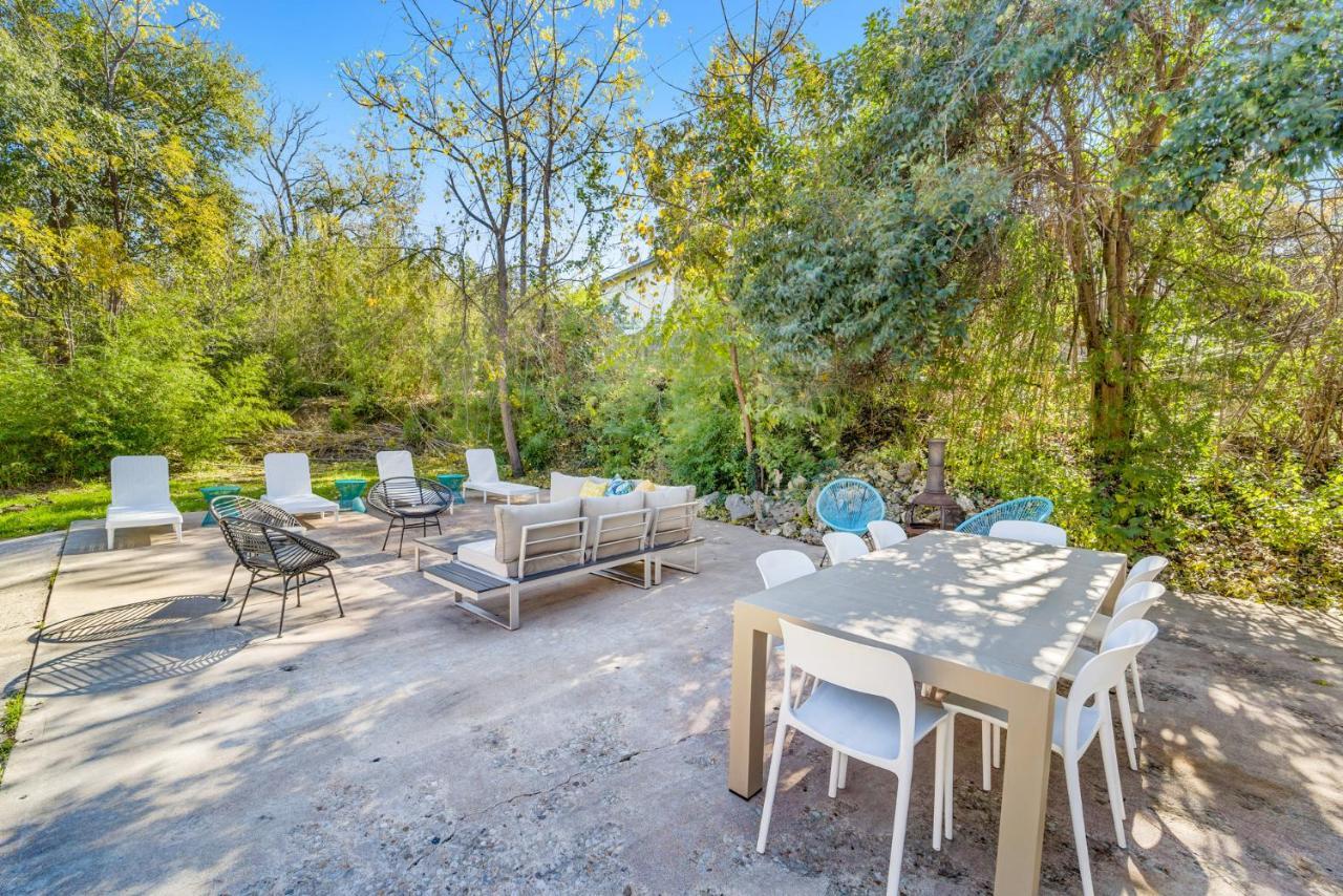 Pet-friendly Duplex, Big Shared Yard In Charming Historic Travis Heights! Holiday home