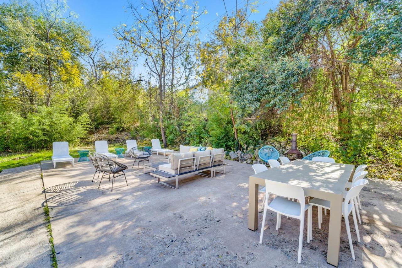 Holiday home Pet-friendly Duplex, Big Shared Yard In Charming Historic Travis Heights! Austin
