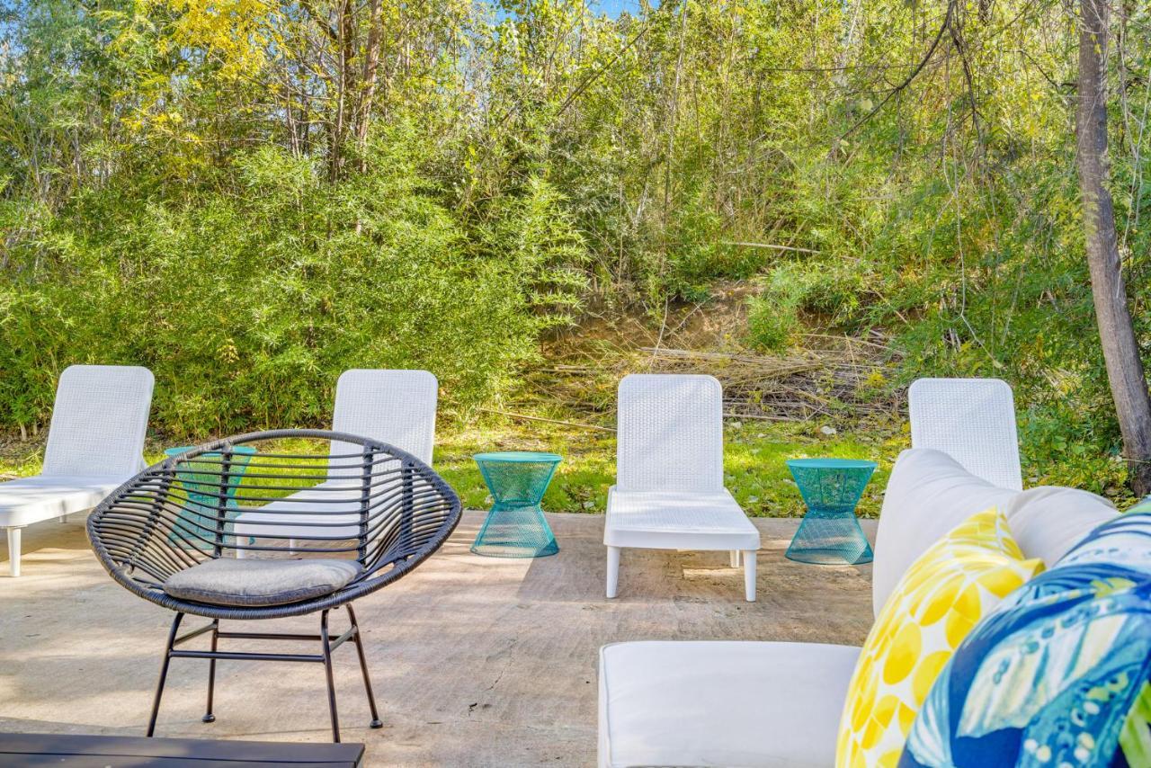 Pet-friendly Duplex, Big Shared Yard In Charming Historic Travis Heights! Holiday home