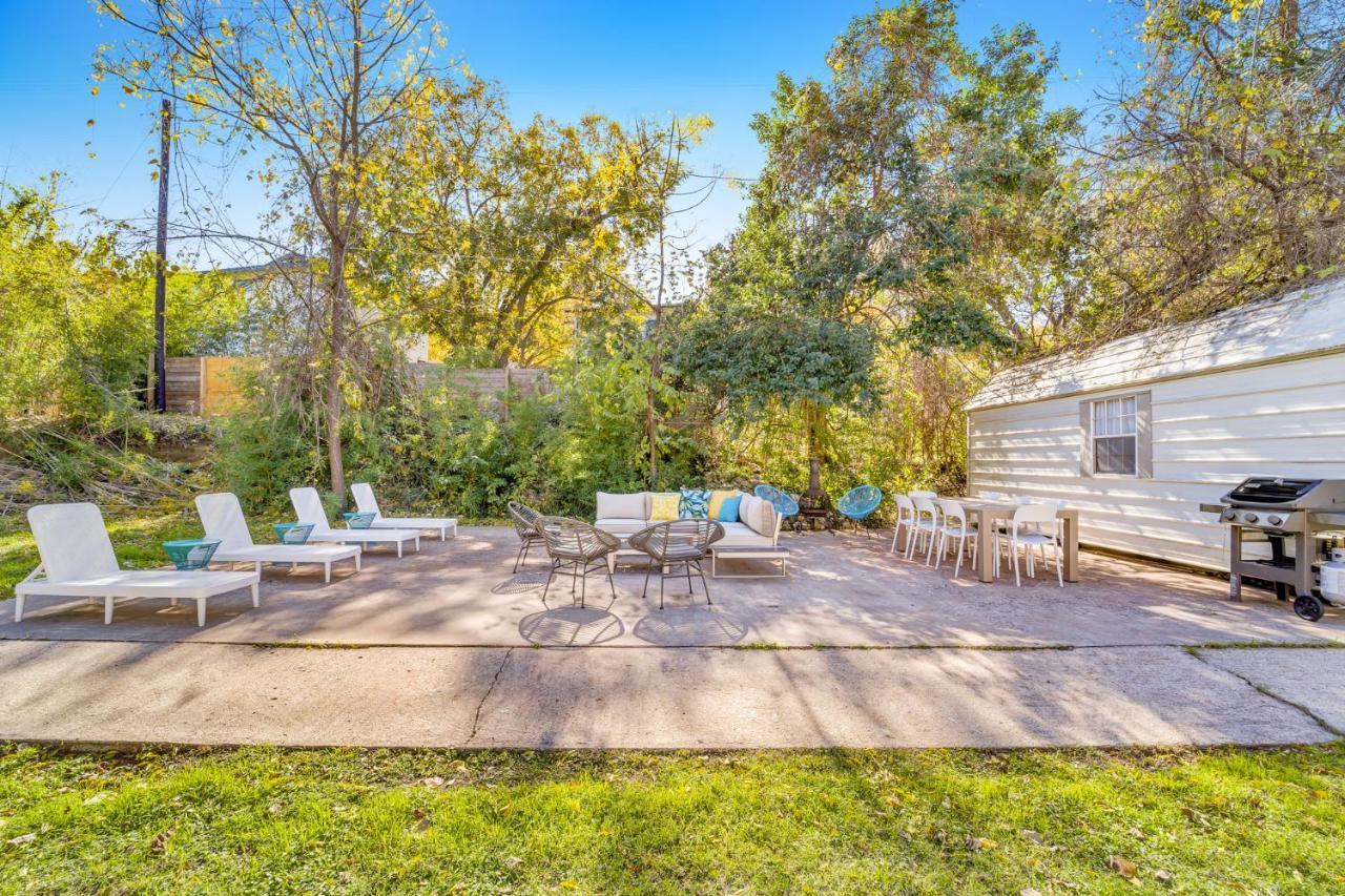 Pet-friendly Duplex, Big Shared Yard In Charming Historic Travis Heights!