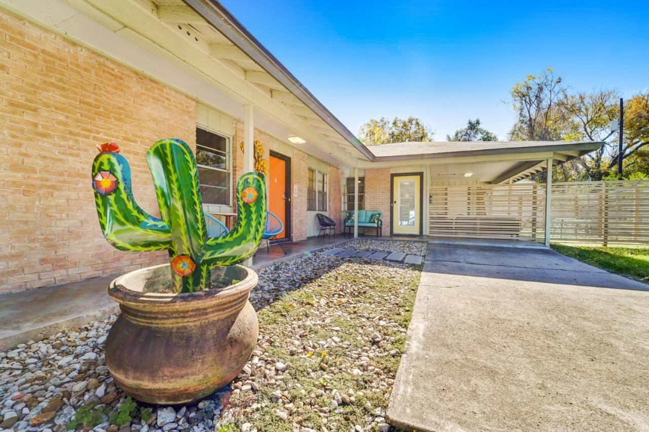Holiday home Pet-friendly Duplex, Big Shared Yard In Charming Historic Travis Heights!
