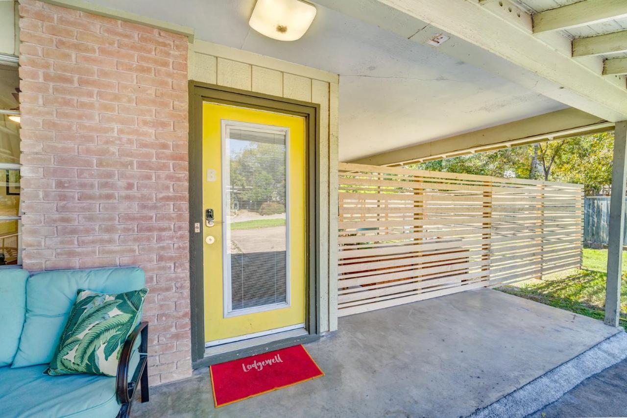 Pet-friendly Duplex, Big Shared Yard In Charming Historic Travis Heights! Holiday home Austin