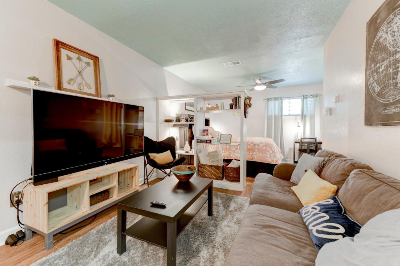 Cozy Near Downtown And Ut Apartment *