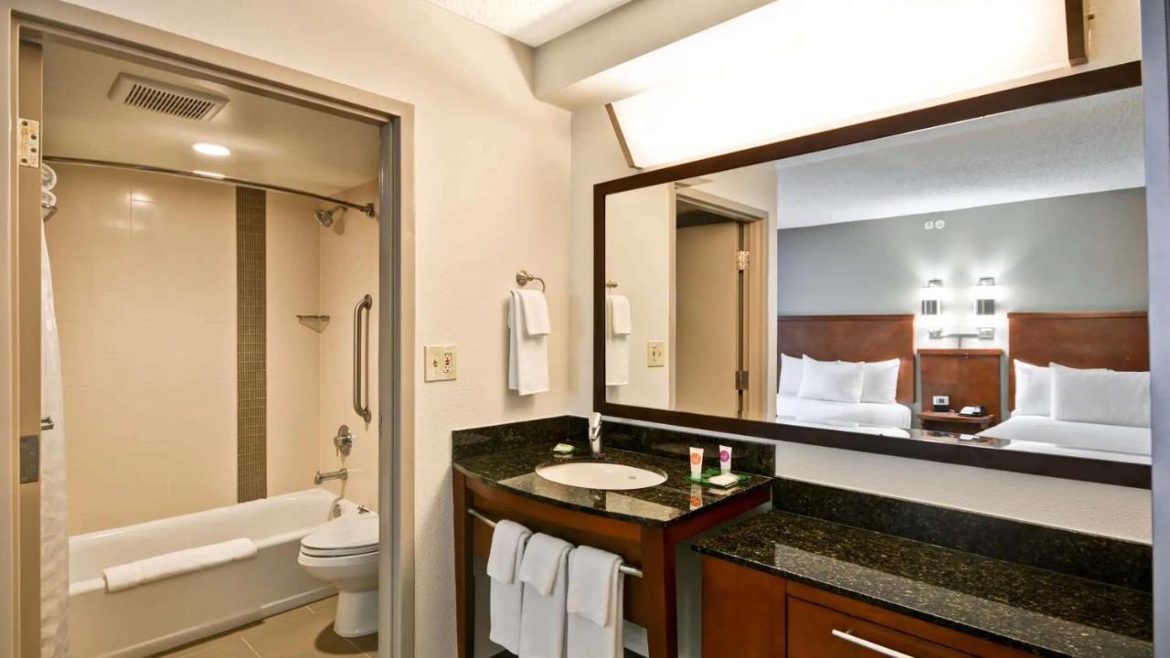 Sonesta Select North Hotel