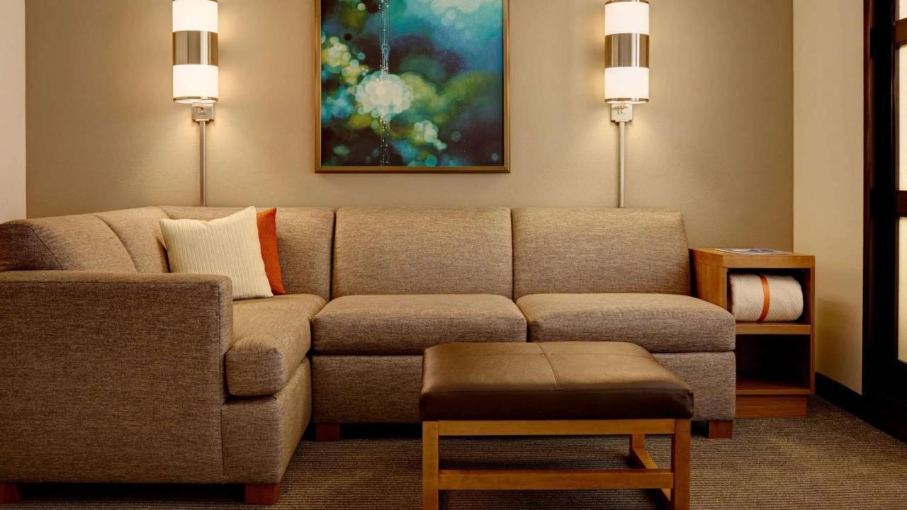 Sonesta Select North Hotel