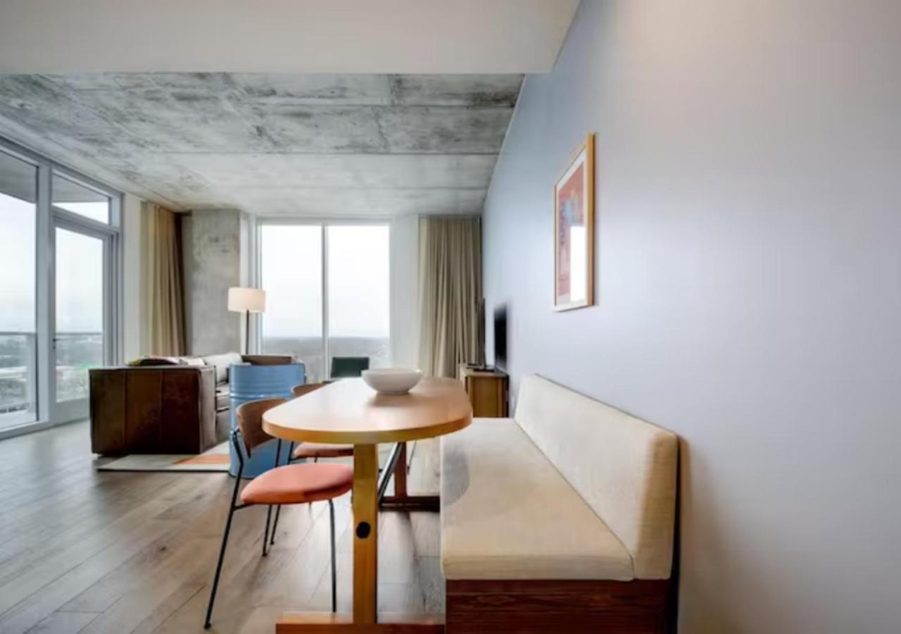 Brand New - Spacious Luxury Condo, Steps From Lake & Rainey For 4 * Austin