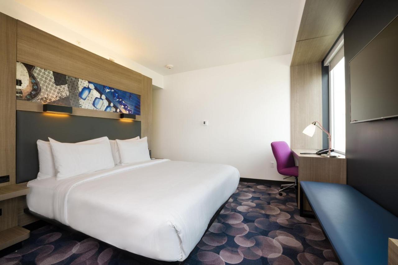 Aloft Airport Hotel 3*