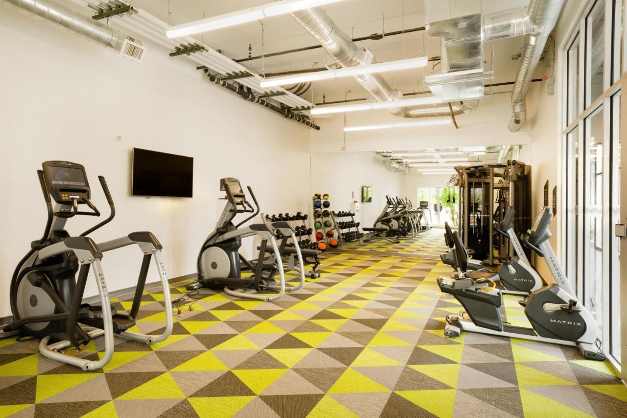Hotel Aloft Airport 3*