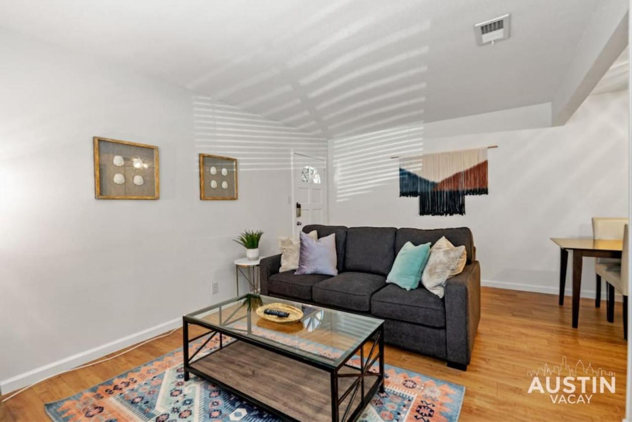 Apartment Quiet Downtown Pool Free Parking Austin