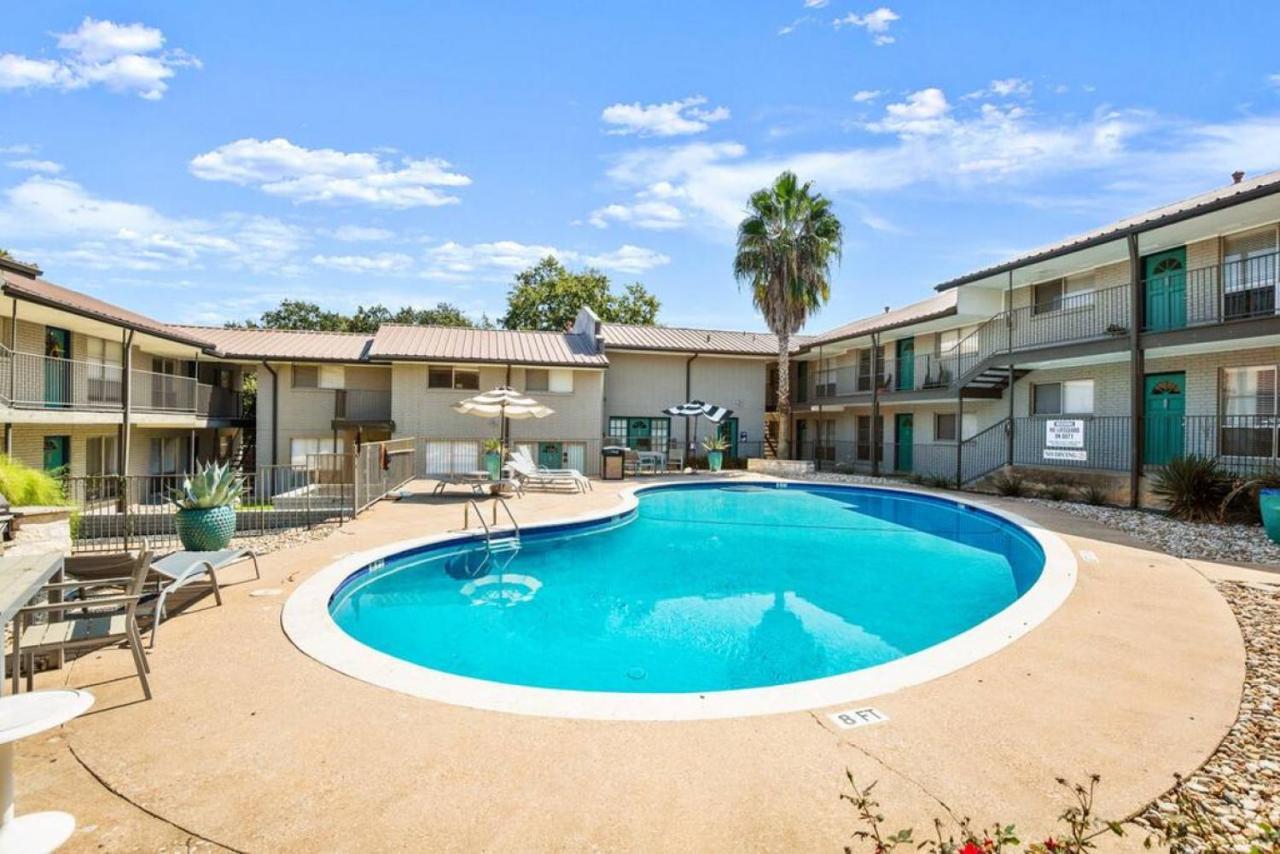 Quiet Downtown Pool Free Parking * Austin