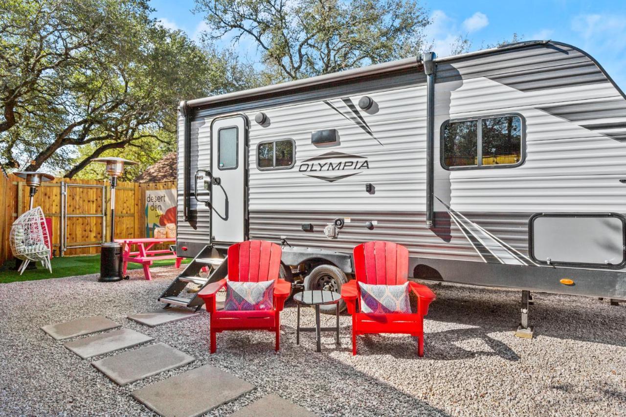 Park Access! Bars & Restaurants Close-by! Outdoor Heater *