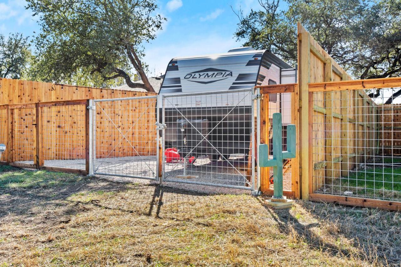 Park Access! Bars & Restaurants Close-by! Outdoor Heater *