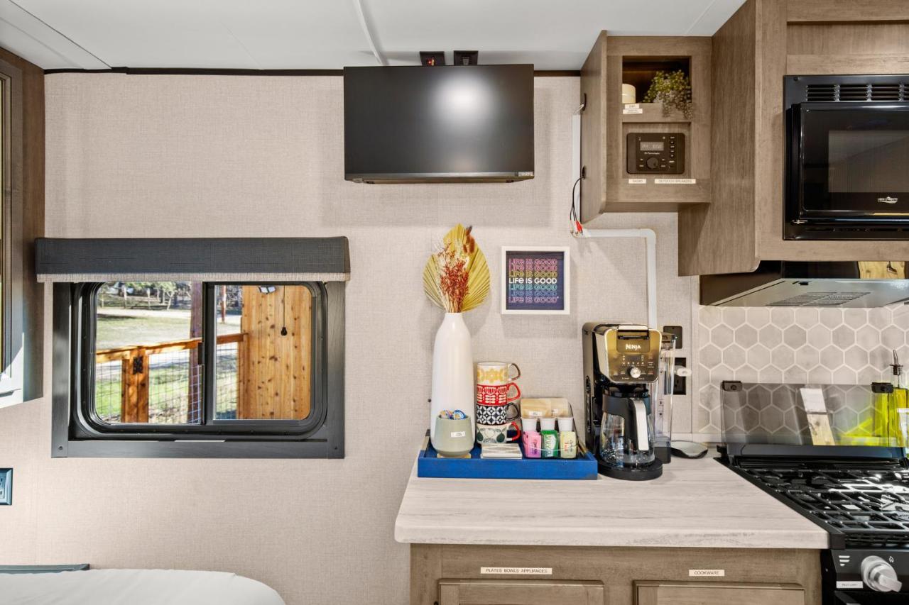 Park Access! Bars & Restaurants Close-by! Outdoor Heater Holiday home