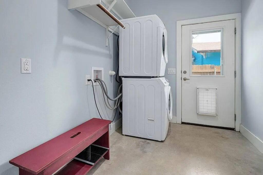 East 3 Bedroom W/ Pet Friendly Yard Holiday home Austin