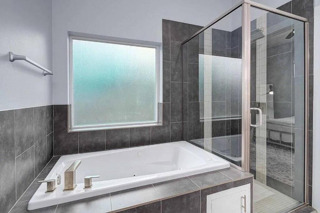 Holiday home East 3 Bedroom W/ Pet Friendly Yard *