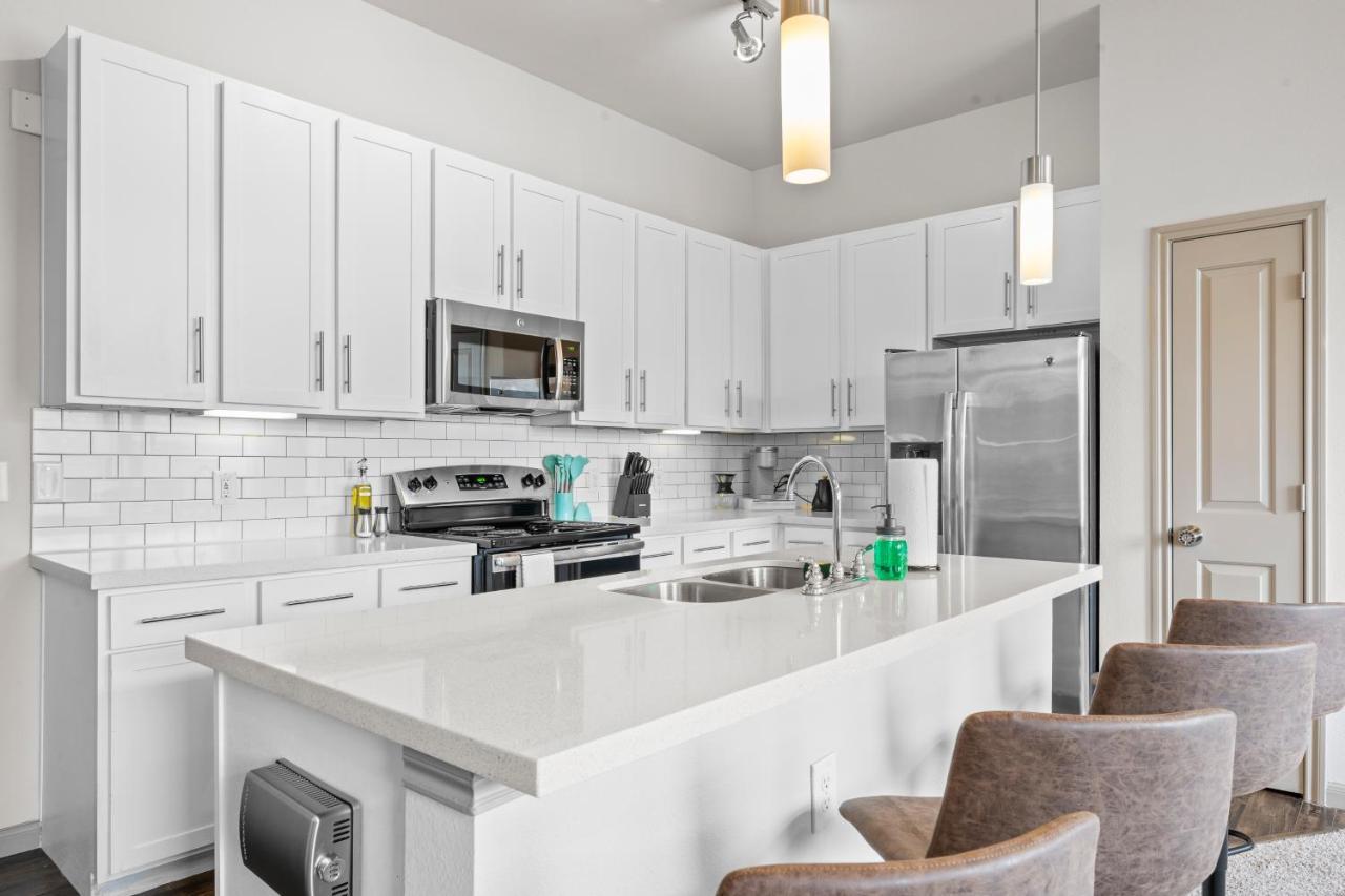 Spacious 2br King Bed Close To Downtown And Airport Apartment *