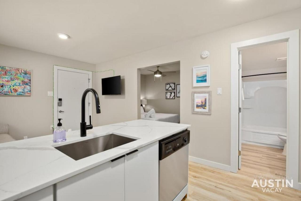 Easy Access To Ut Campus Shared Pool And Parking *