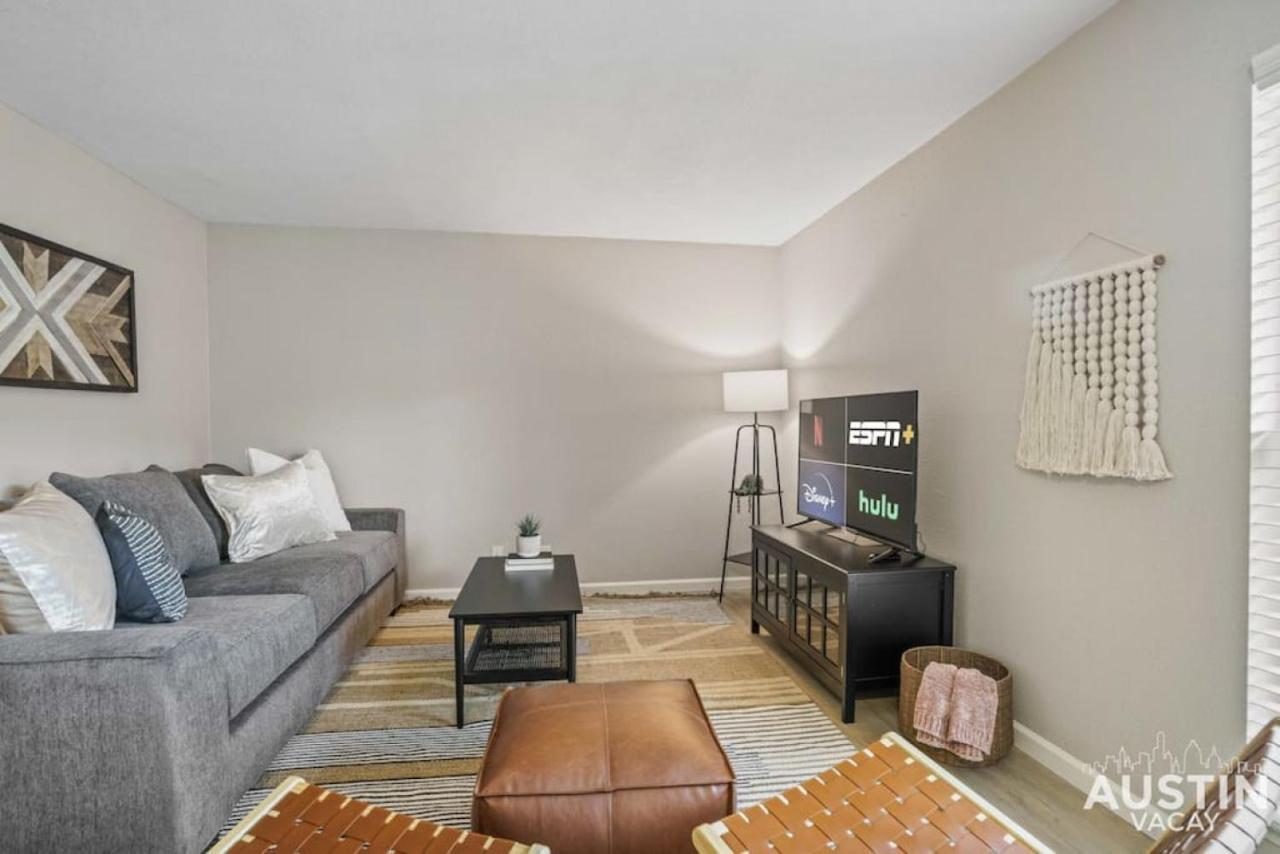 Pet Friendly W Pool Near Mueller Free Parking Apartment Austin