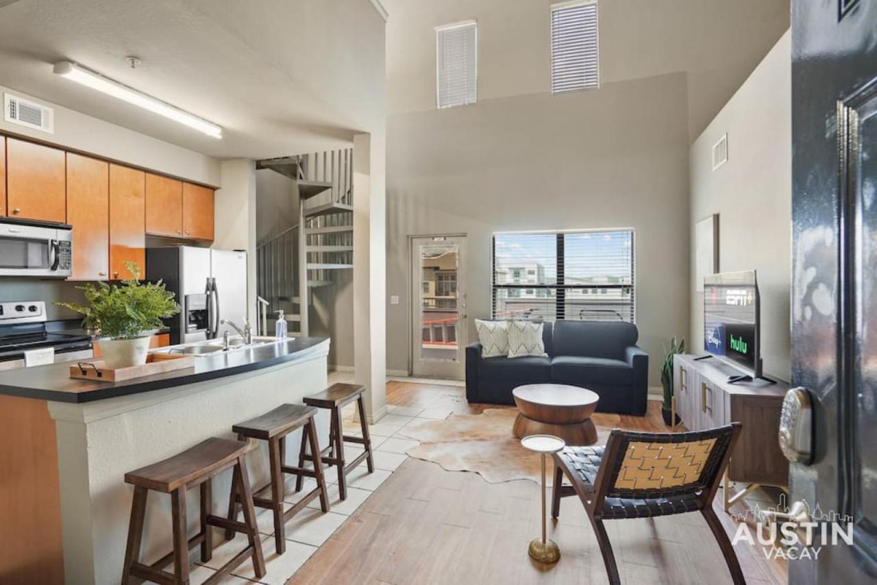 Balcony Views And Ideal West Campus Location Austin