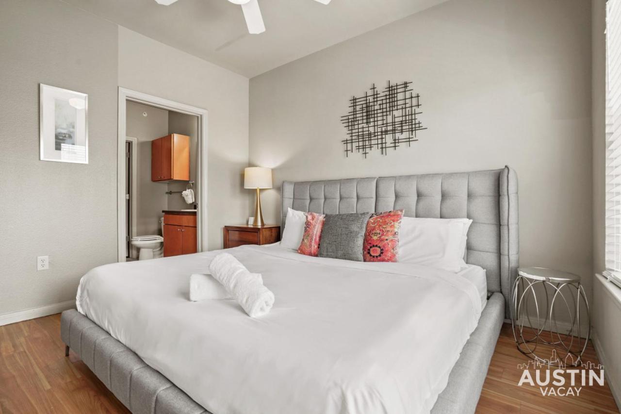 King Beds And Patio Dining In Atx West Campus Gem Apartment