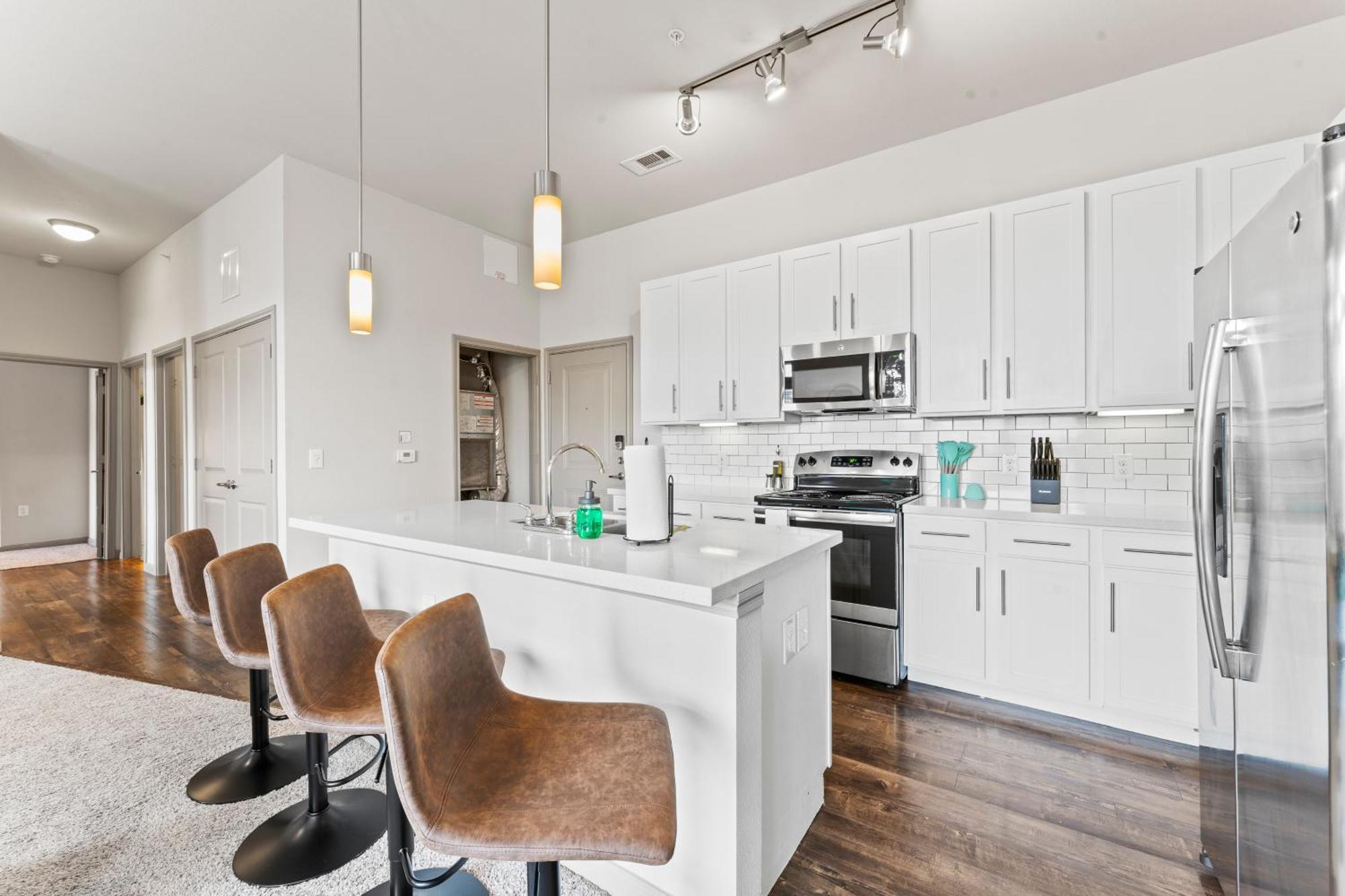 Apartment Spacious 2br King Bed Close To Downtown And Airport Austin