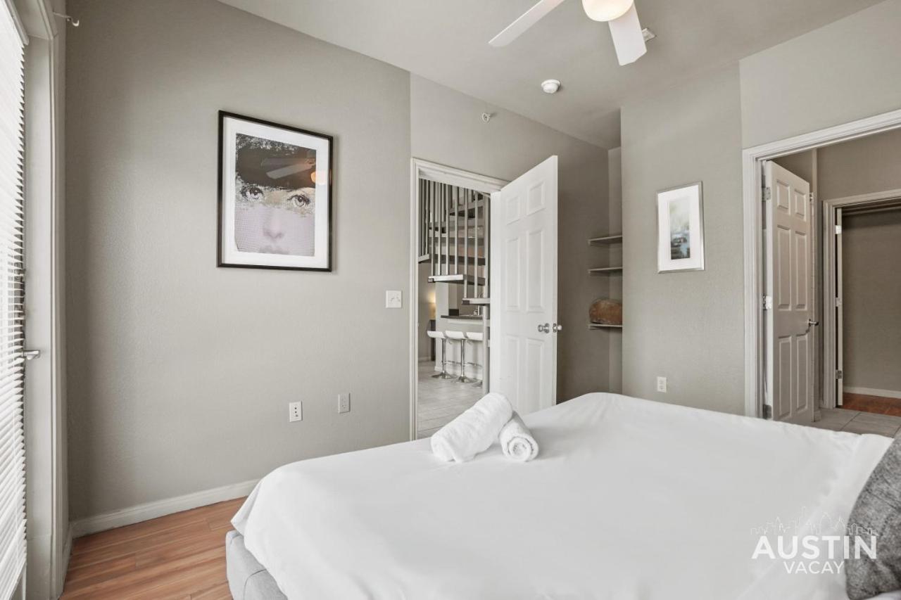 King Beds And Patio Dining In Atx West Campus Gem Apartment