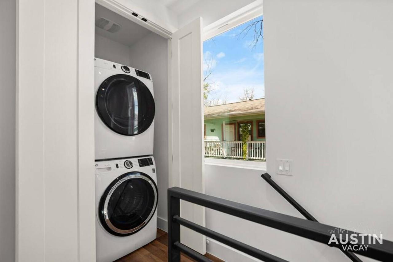 Super Stunning Back House W Terrace In East Chavez *