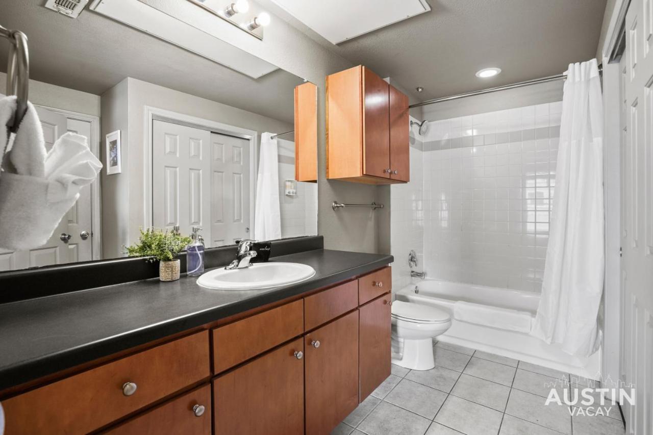 King Beds And Patio Dining In Atx West Campus Gem Apartment Austin