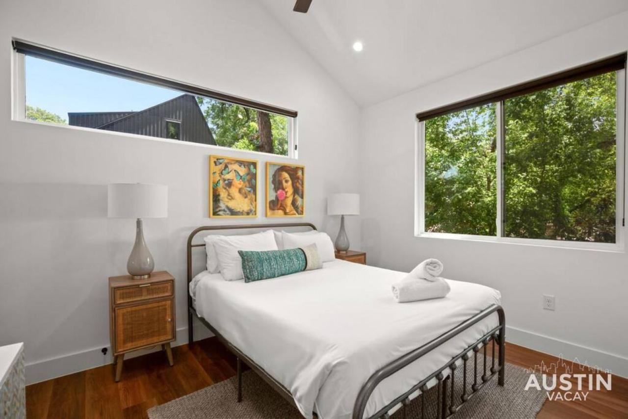 Super Stunning Back House W Terrace In East Chavez Austin