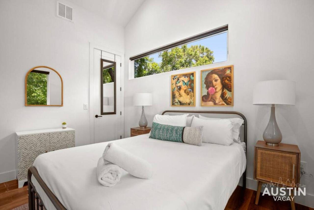 Super Stunning Back House W Terrace In East Chavez Austin