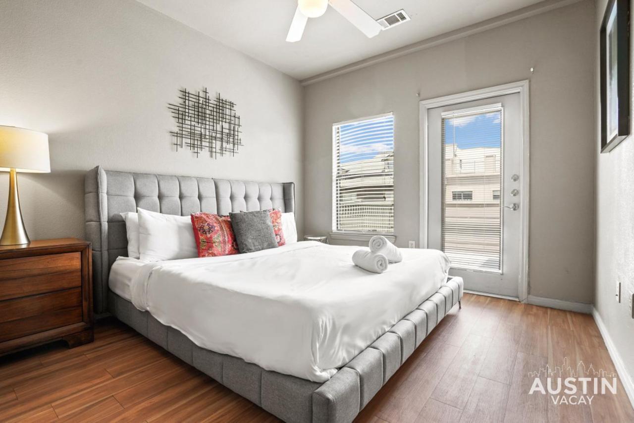 King Beds And Patio Dining In Atx West Campus Gem