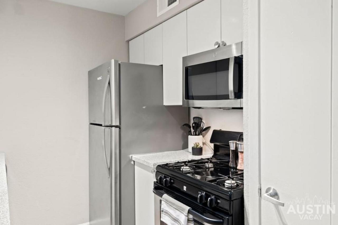 Pet Friendly W Pool Near Mueller Free Parking *