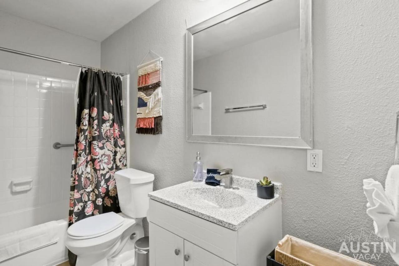 Pet Friendly W Pool Near Mueller Free Parking Austin