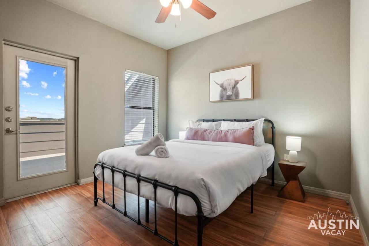 Balcony Views And Ideal West Campus Location Apartment