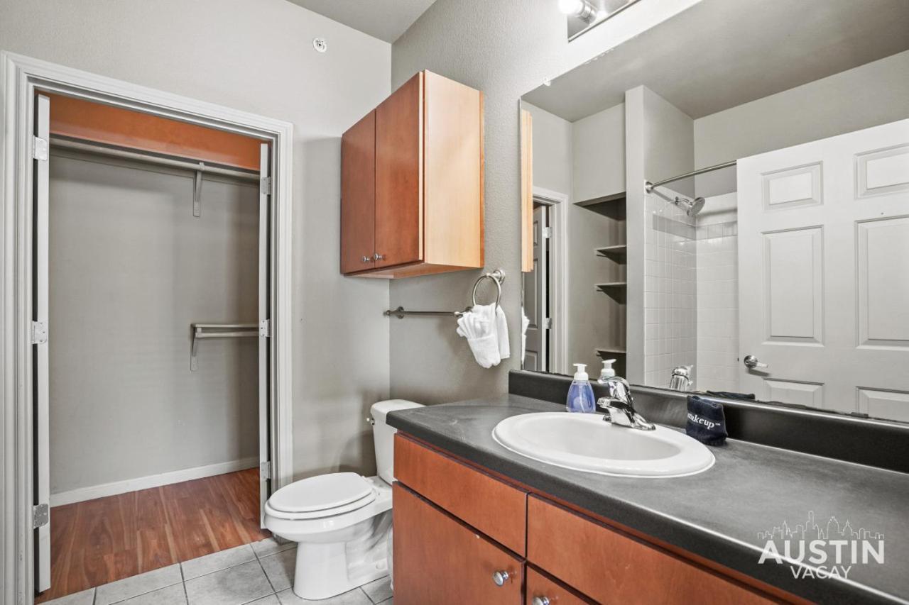 Apartment King Beds And Patio Dining In Atx West Campus Gem *