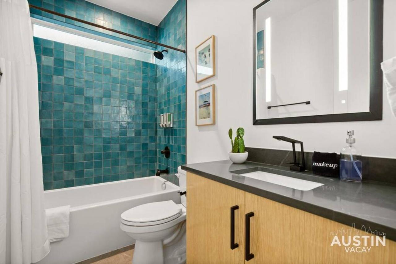 Modern Luxury - Minutes From Lady Bird Holiday home *